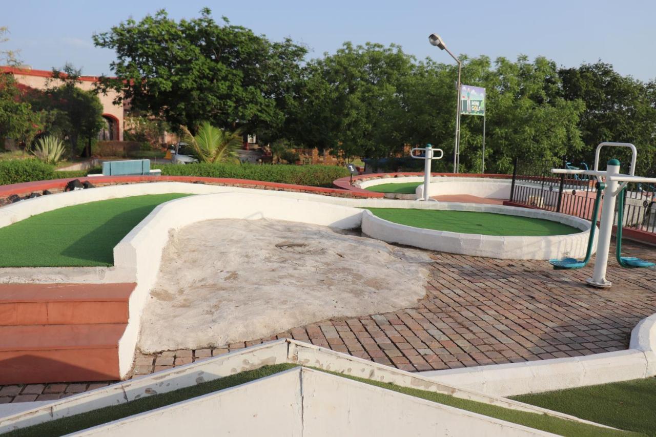 Regenta Resort Bhuj By Royal Orchid Hotels Limited Extérieur photo