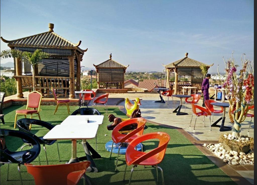 Regenta Resort Bhuj By Royal Orchid Hotels Limited Extérieur photo