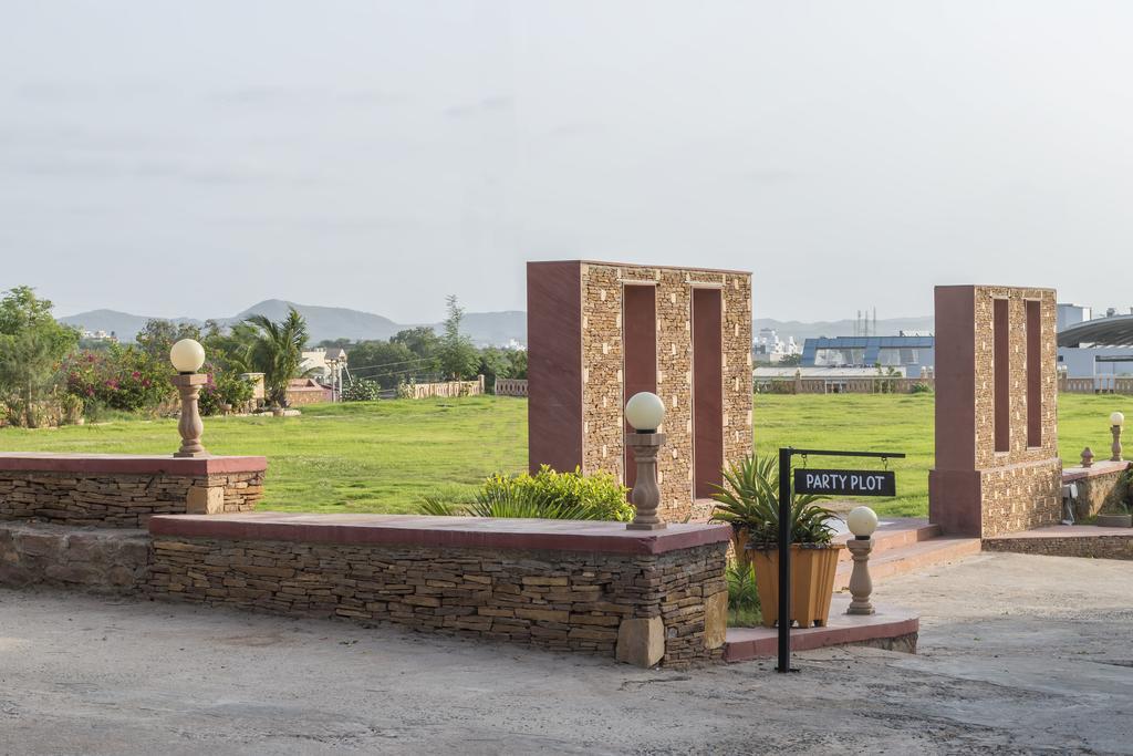 Regenta Resort Bhuj By Royal Orchid Hotels Limited Extérieur photo