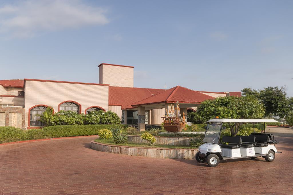 Regenta Resort Bhuj By Royal Orchid Hotels Limited Extérieur photo